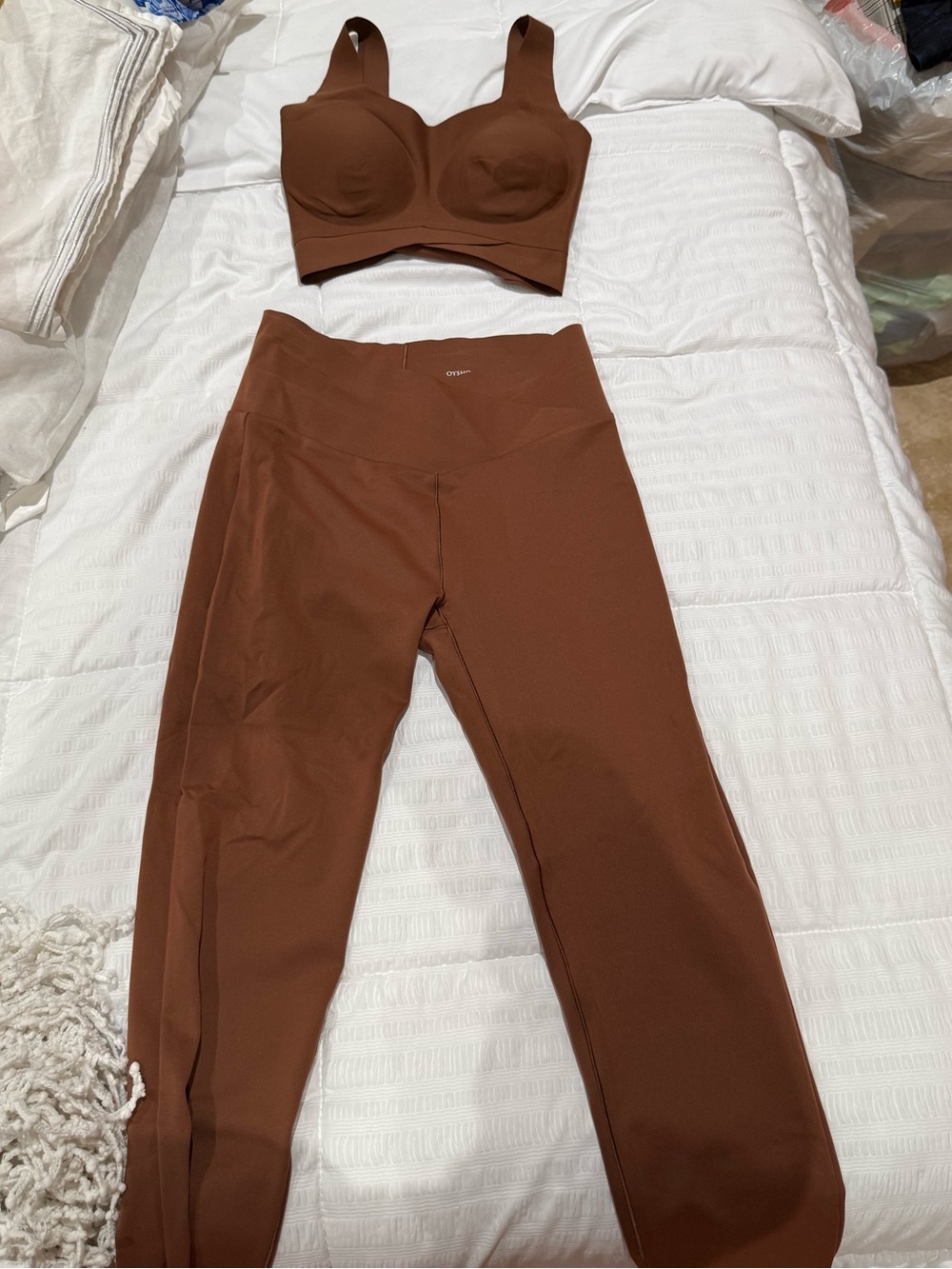High-Rise Performance Leggings in Chocolate Brown